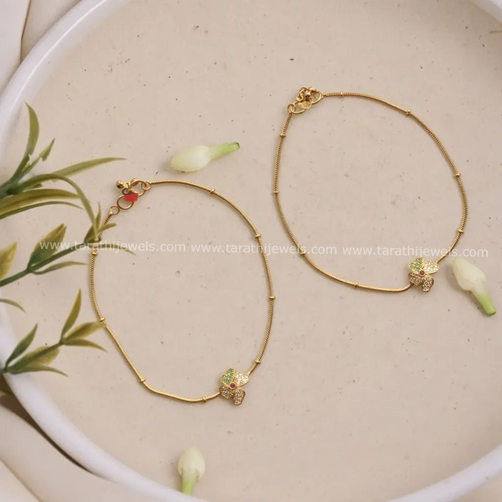 Simple Flower Design Anklets AK51