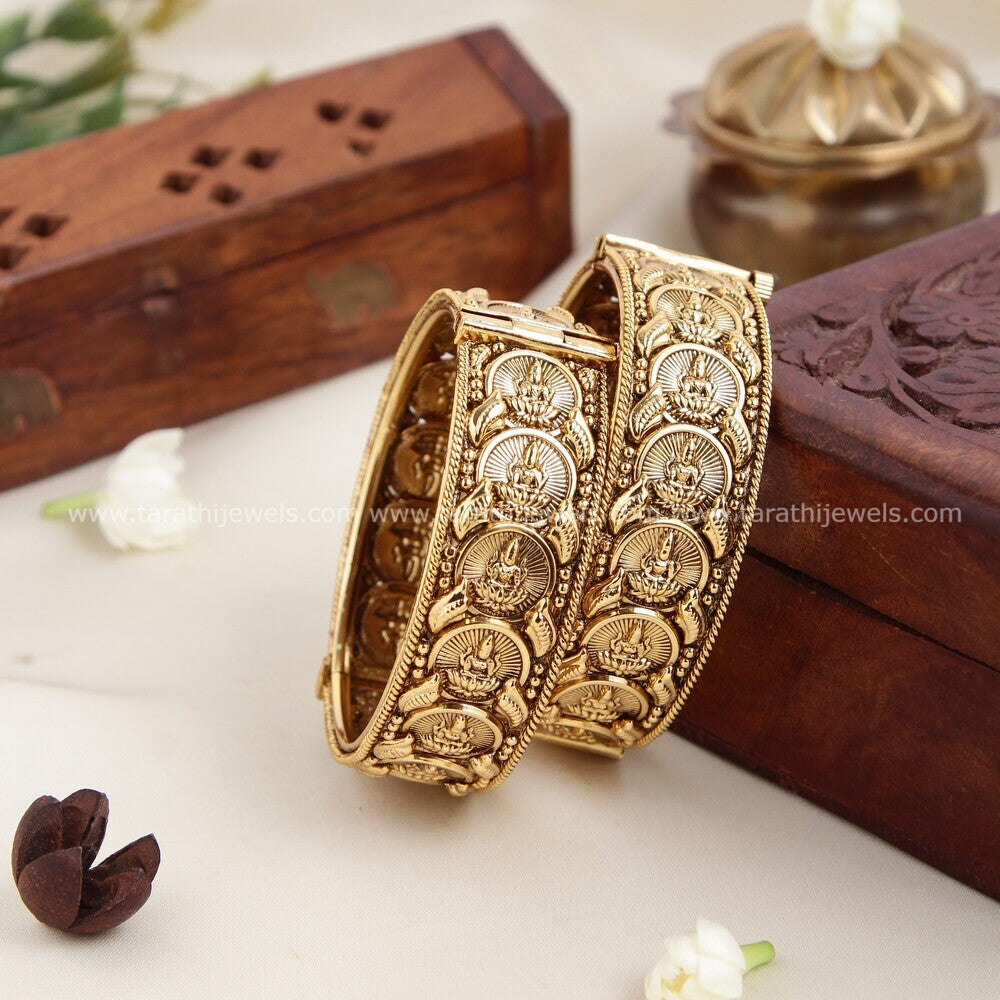 Coin Bridal Bangle BA112