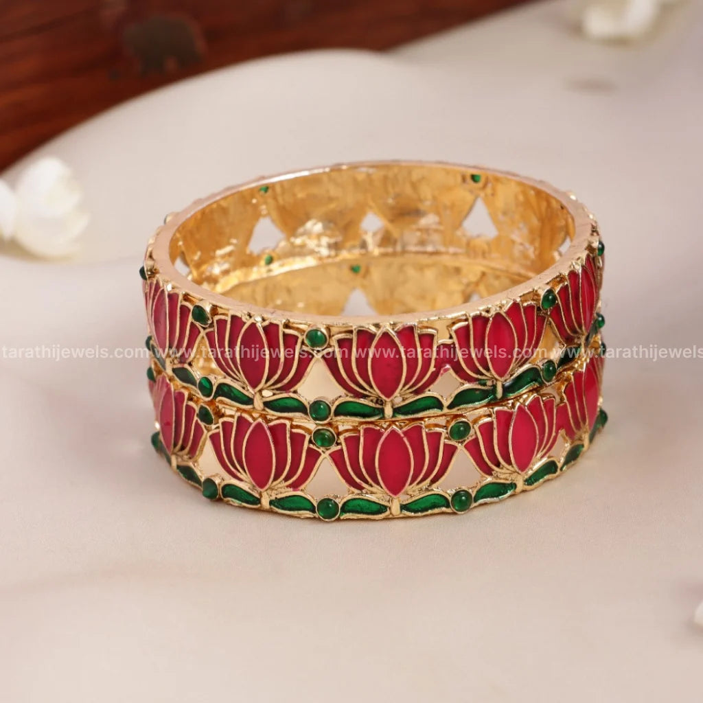 Lotus Bangle BA142