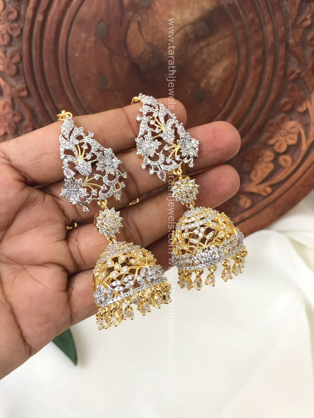 Traditional Maatal with Jumka EA564