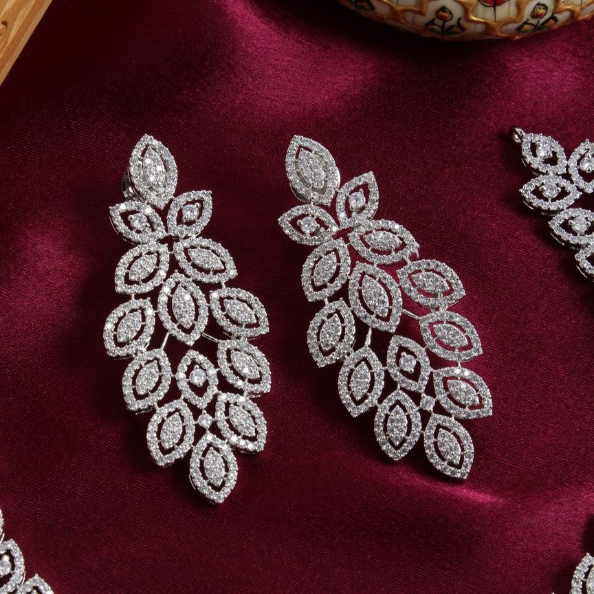 Beautiful Floral Design Diamond Look alike Necklace AC29