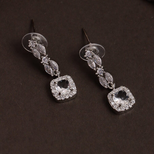 Diamond Look alike Short Necklace N373