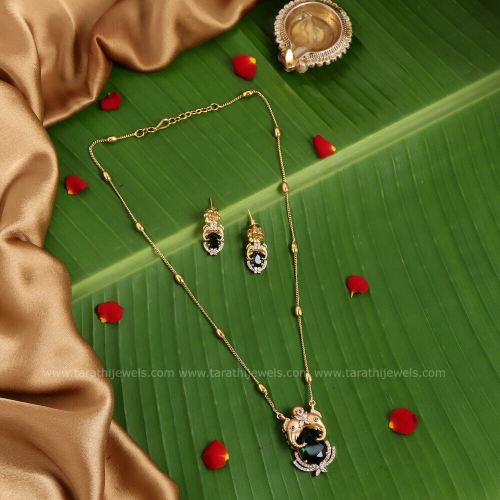 Elephant Pendant Long chain N511
