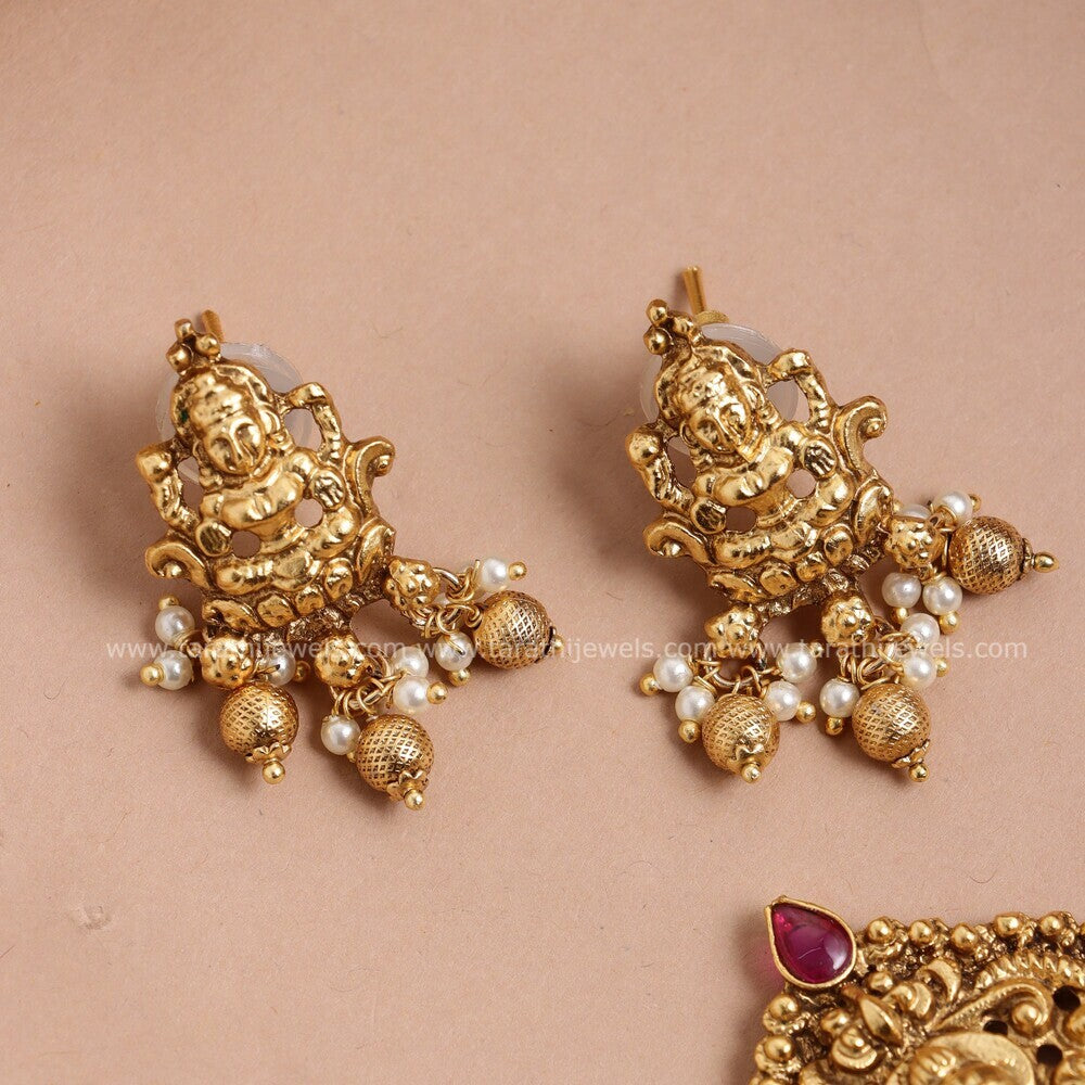 Lakshmi Pearl High Neck Choker CH316