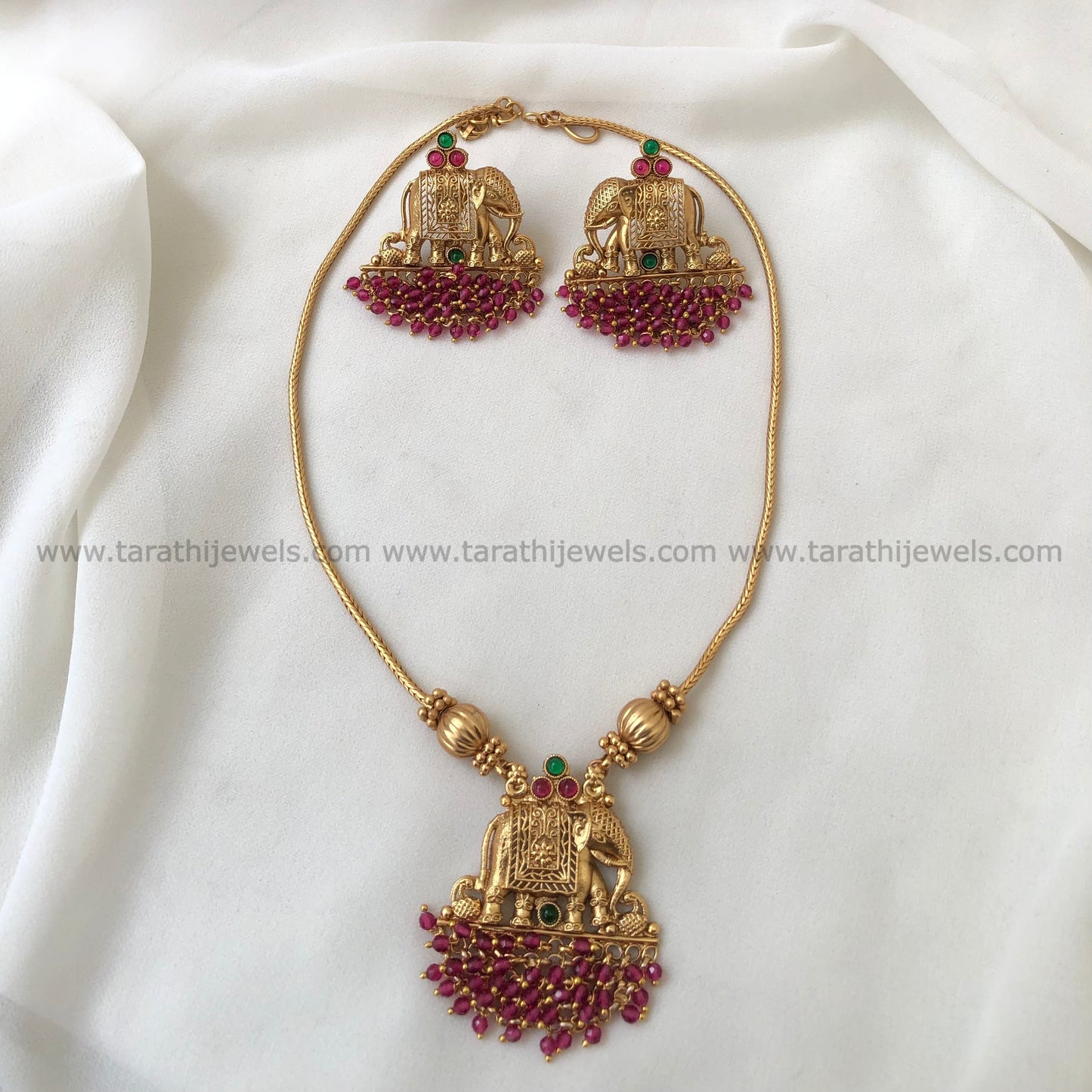 Stunning Elephant design Pendant Necklace N1002