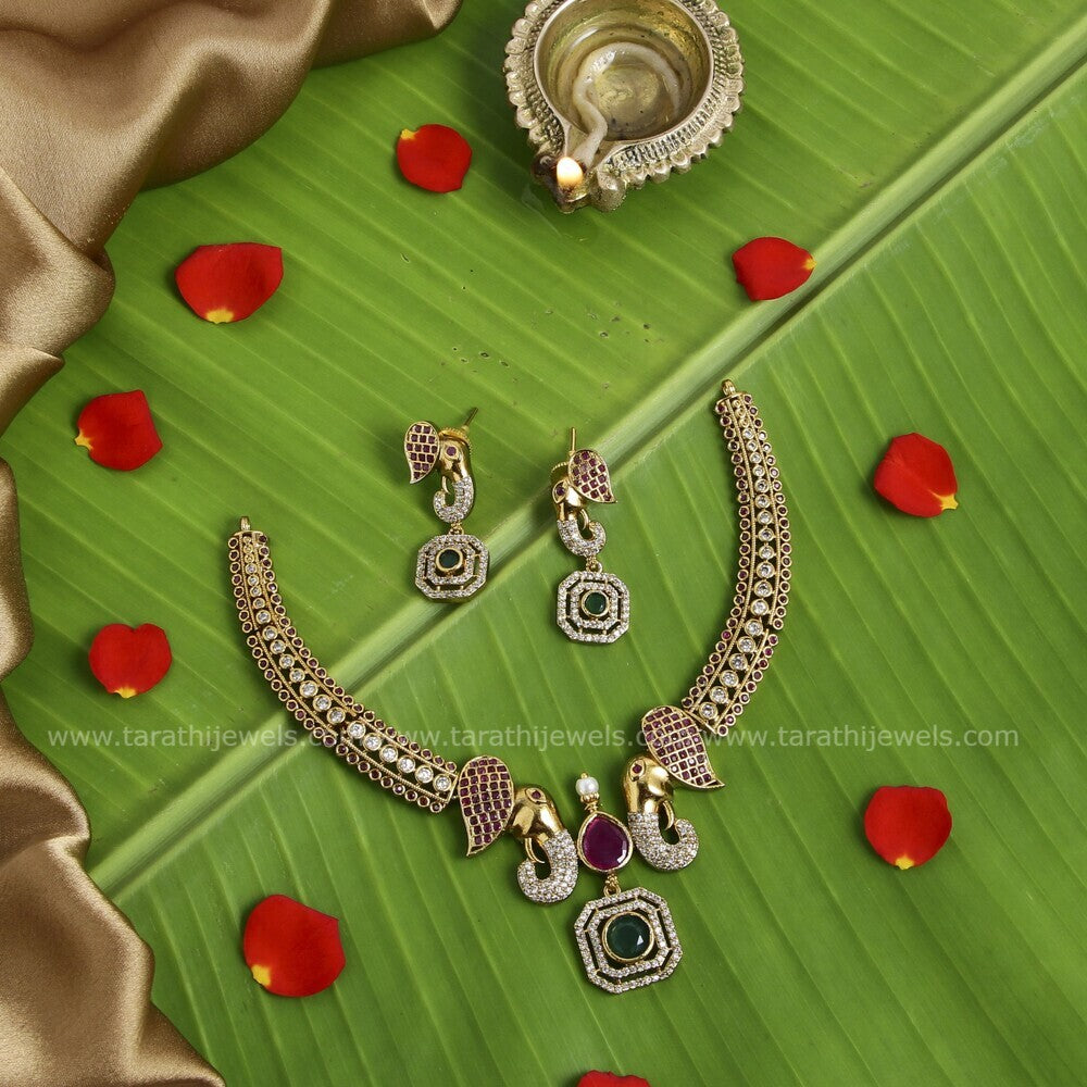 Elephant Design Necklace N1055