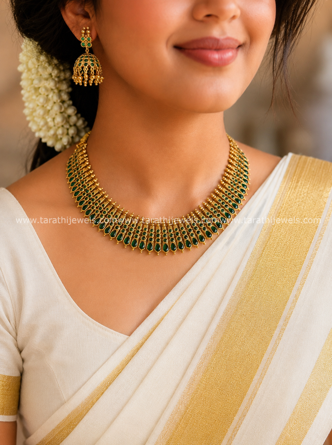 Gold toned Green Kerala Traditional Necklace N805