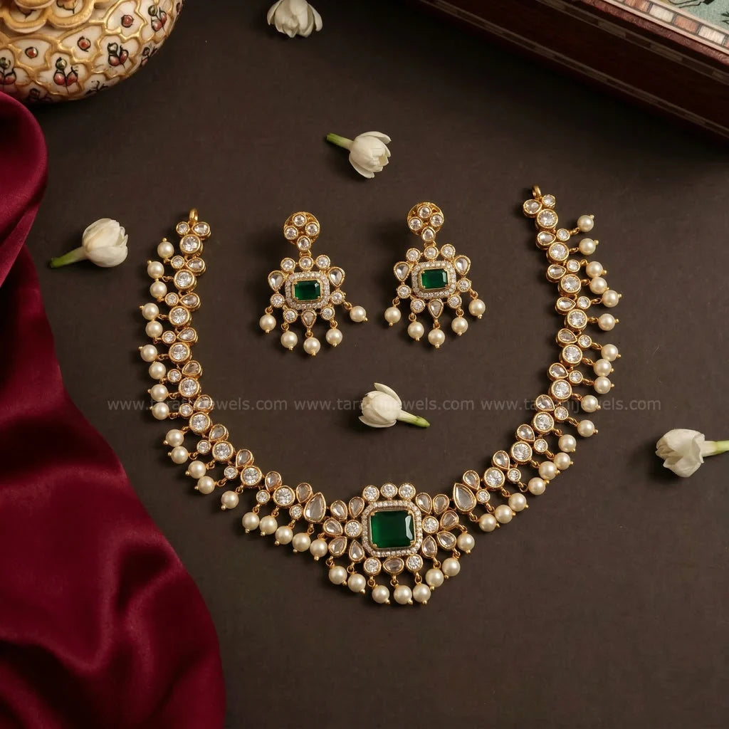 Victorian Short Necklace N909