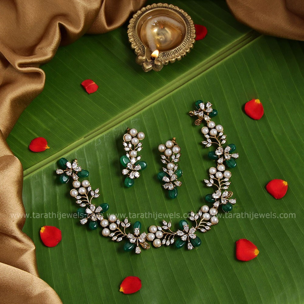 Leaf Design Ad Necklace N469