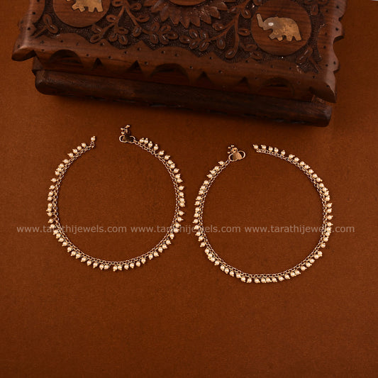 Amazing Pearl Drops Anklet AK44