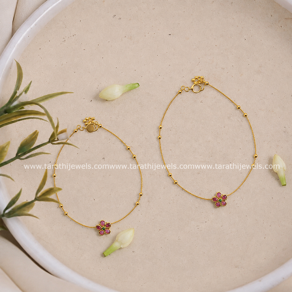 Beautiful Flower Design Anklets AK49