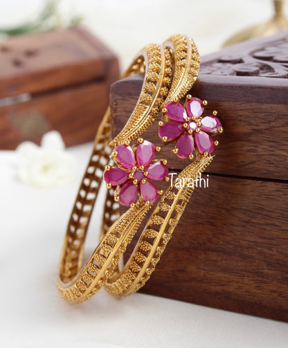 Flower Design Bangle BA21