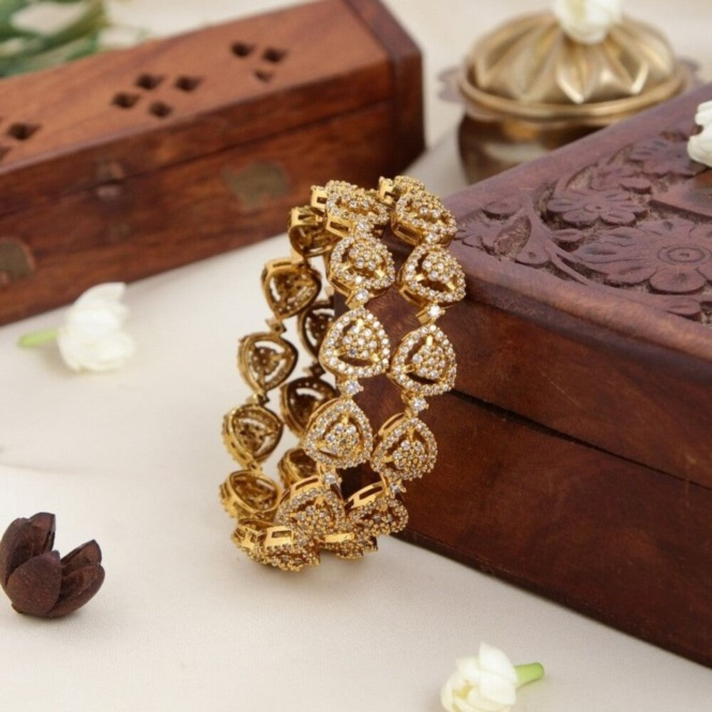 Ad gold Finish Triangle Bangle BA98