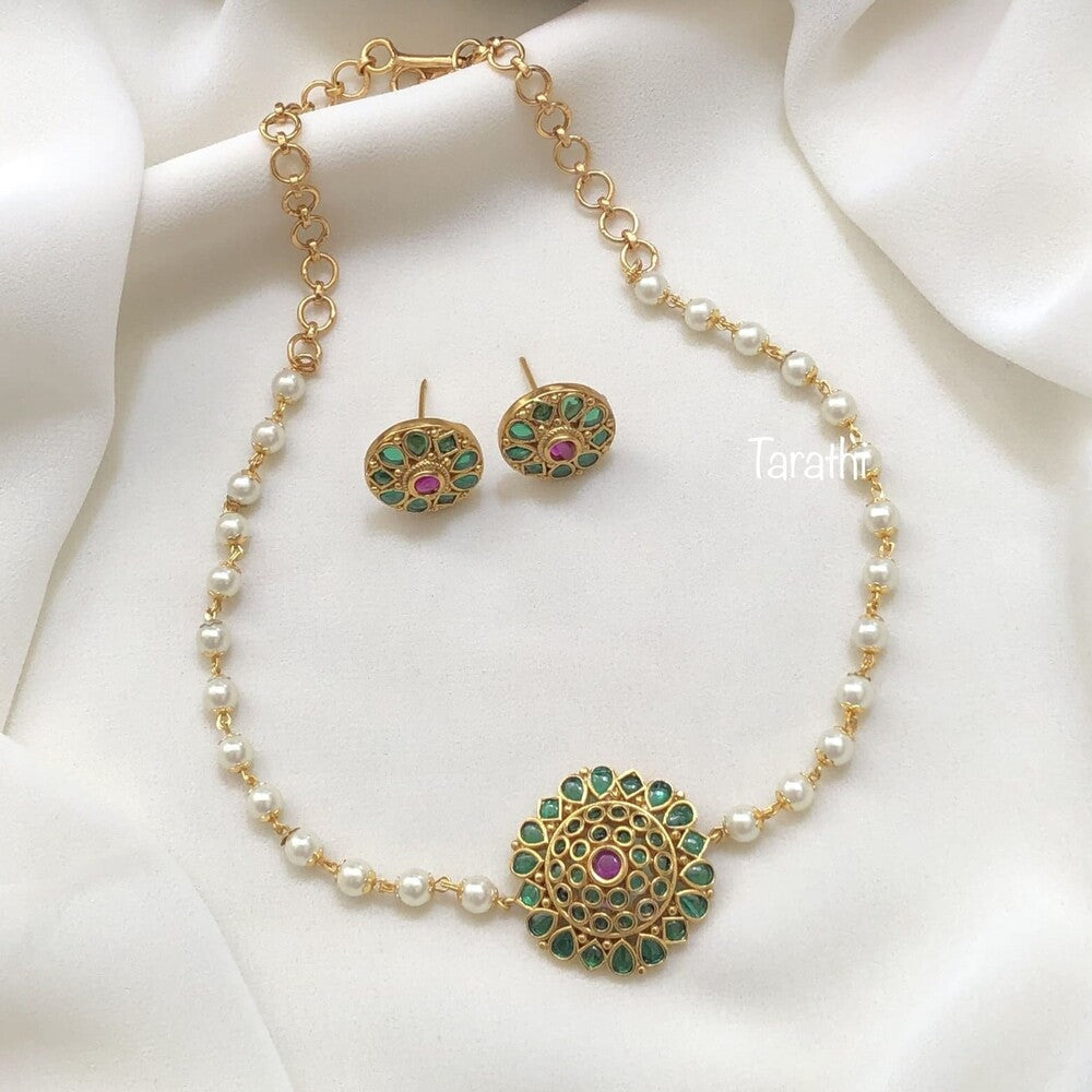 Classic Kemp Single Layered Pearl Choker CH112