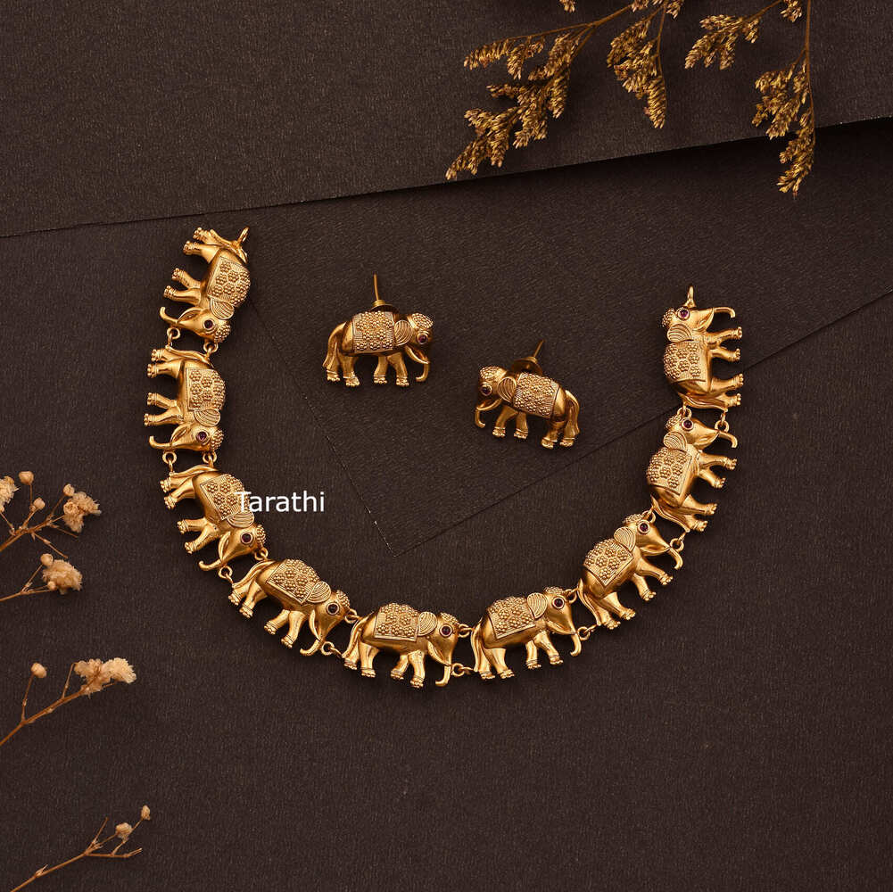 Trendy Elephant Design Choker CH118