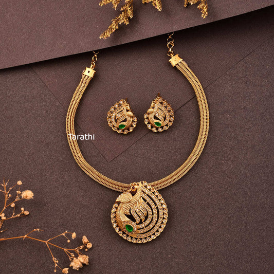 Peacock Pendant choker CH248