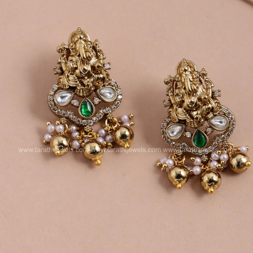 Lord Ganesha Pendant Hasli Choker CH362