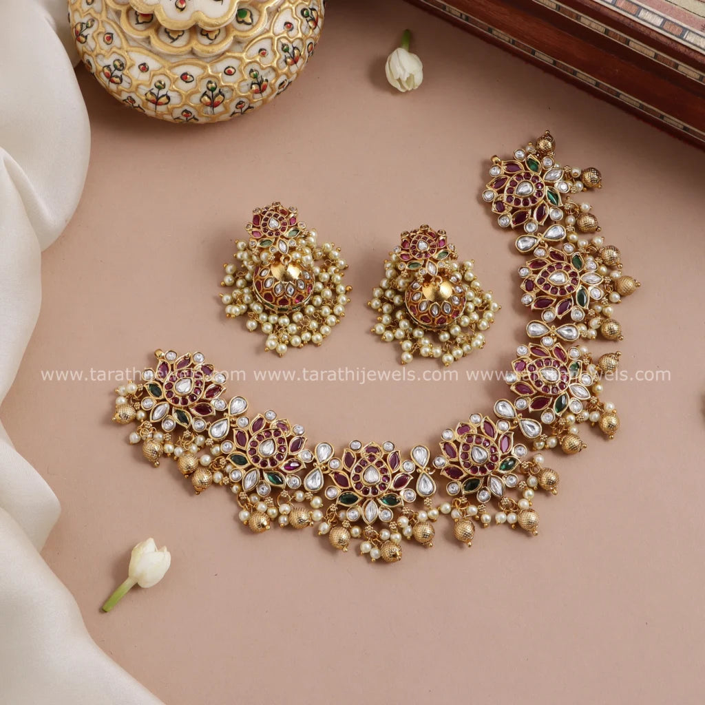 Classic Lotus Choker CH365
