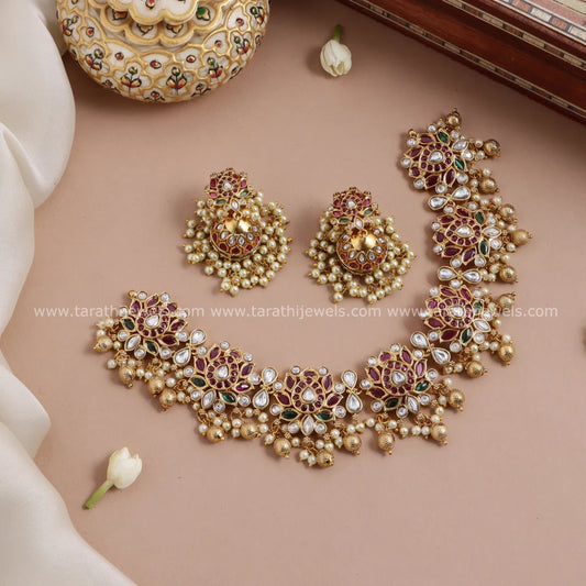 Classic Lotus Choker CH365