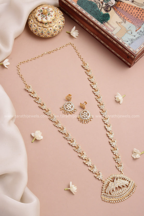 Traditional Peacock Long Chain HA416