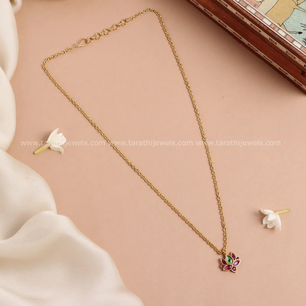 Simple Flower Necklace N684