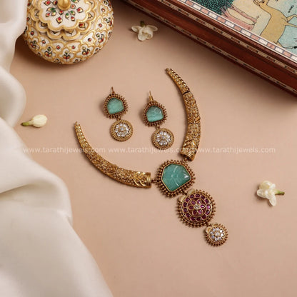 Antique Necklace N652