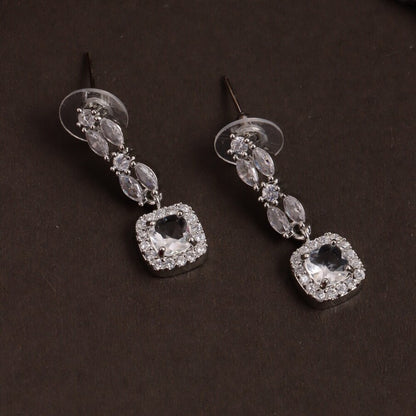 Diamond Look alike Short Necklace N373
