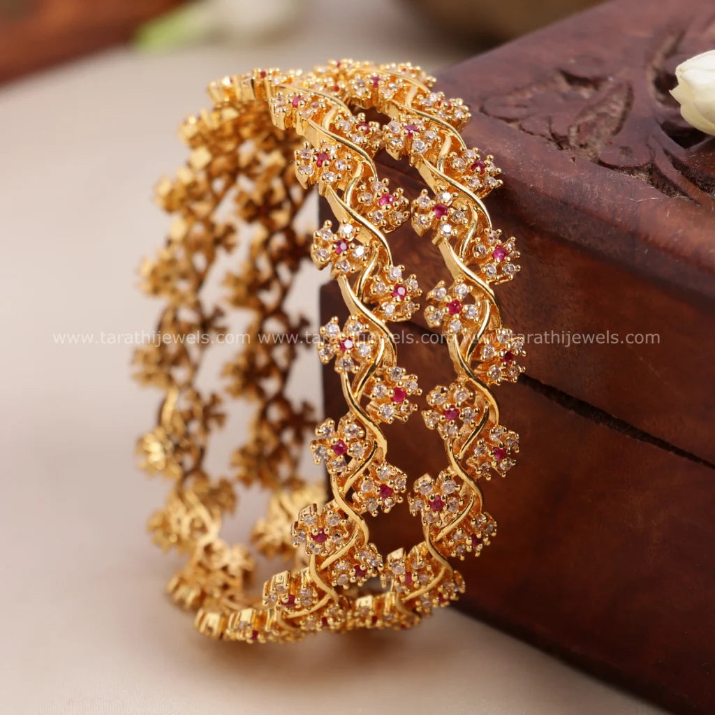 Stunning Flower design Bangle BA134