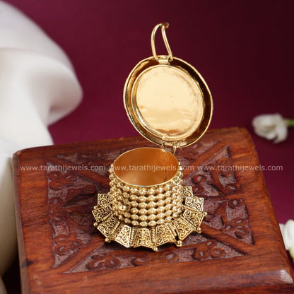 Gold Look alike Kemp stone Kumkum Box KK11