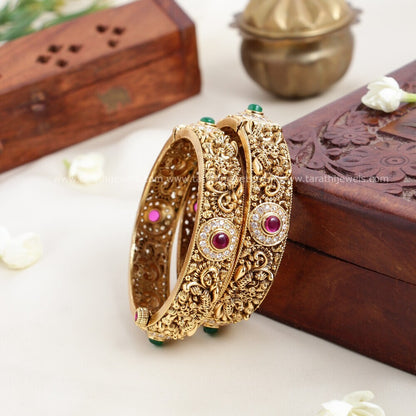Antique Kemp Bangle BA116