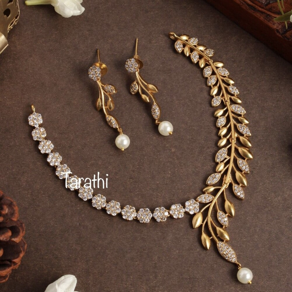 Simple Leaf Ad Neckset( White ) N033