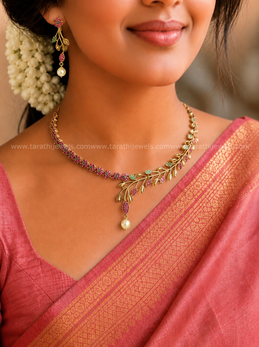 Simple Leaf Design Necklace N1042