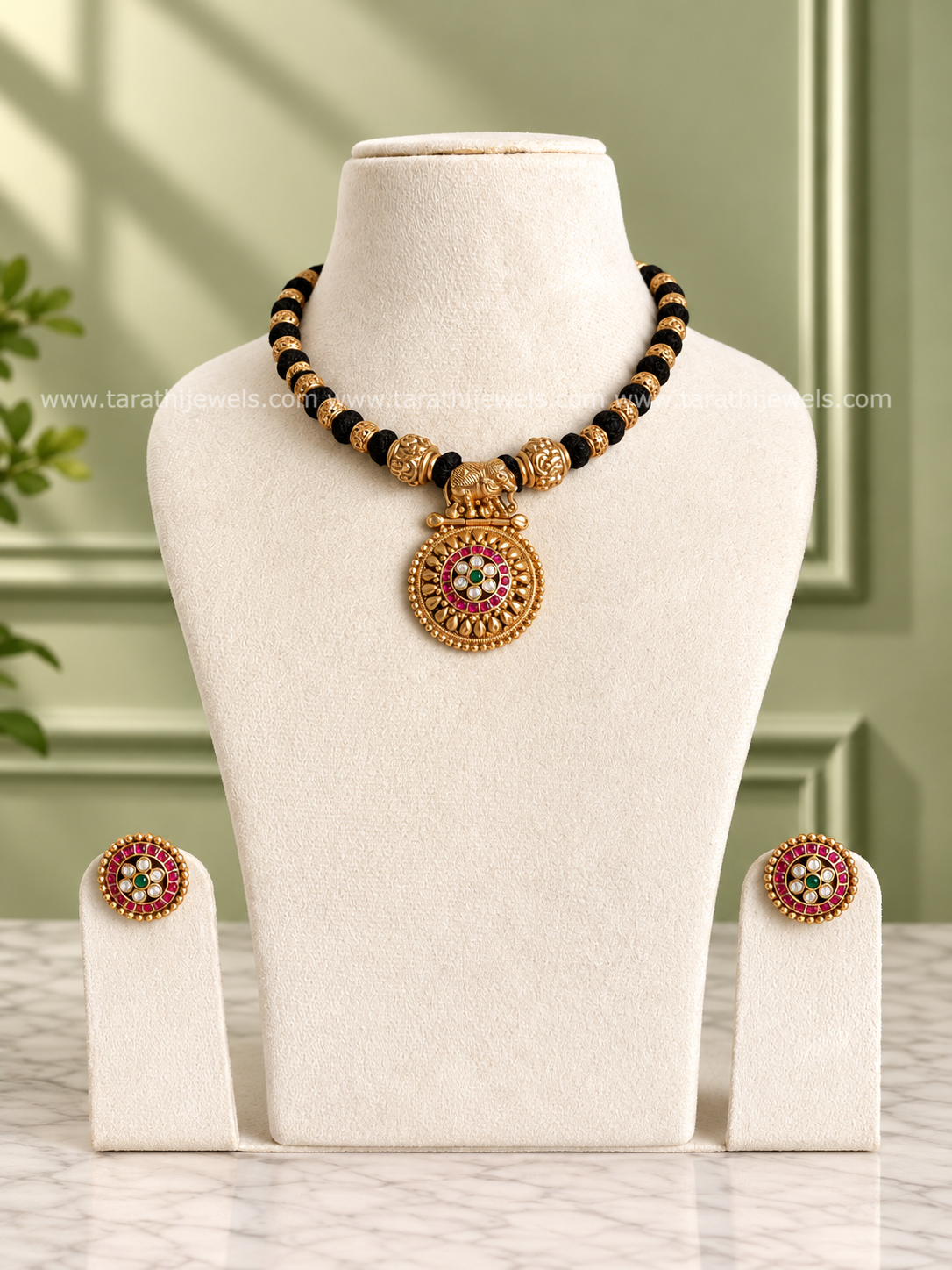 Black Thread Elephant Neckset N1149
