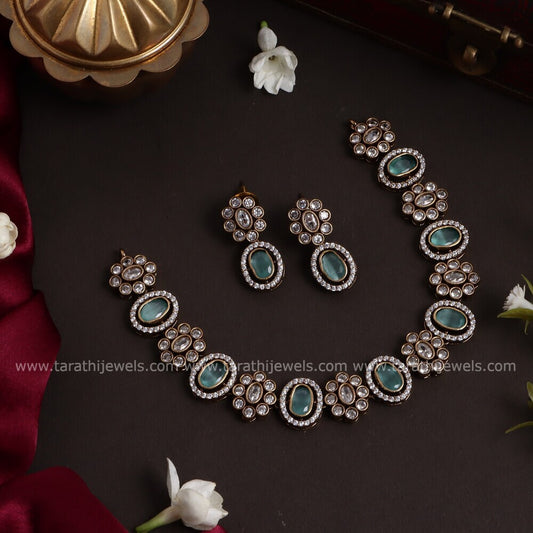 Victorian Floral Neckpiece N459