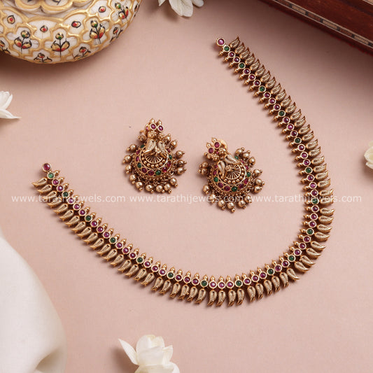 Classic Leaf Design Necklace N945