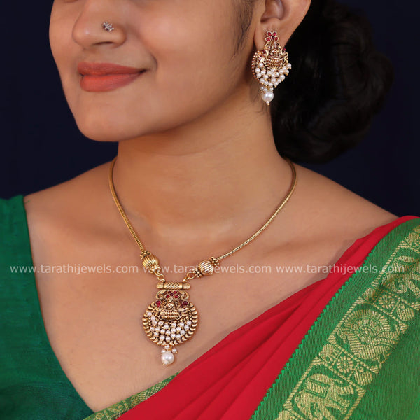Lakshmi Pendant Short Chain N972