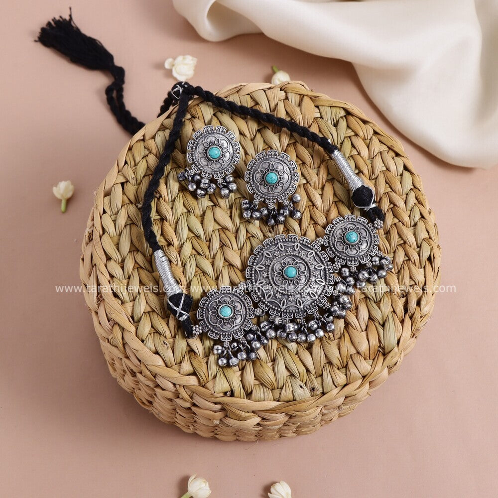 Oxidized Choker Short Neckpiece S04