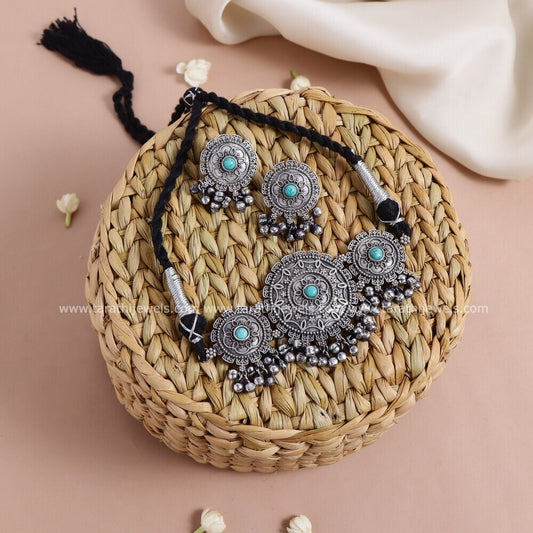 Oxidized Choker Short Neckpiece S04