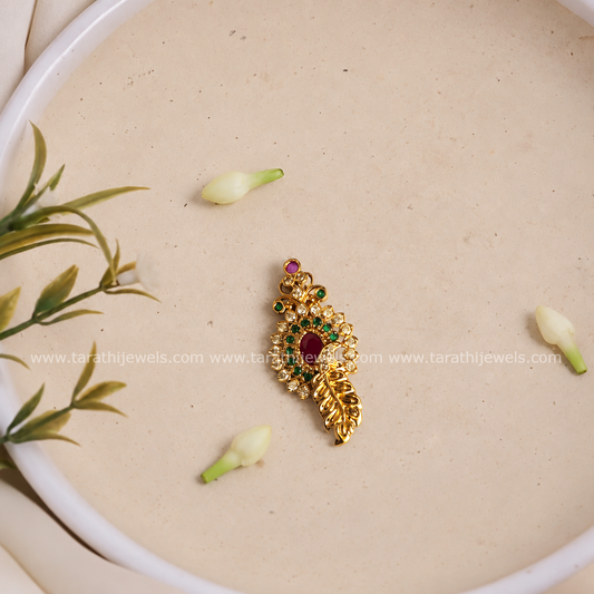 Gold Finish Saree Pin SP04