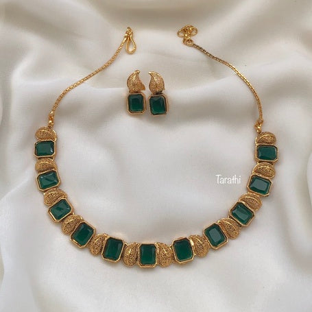 Amazing Leaf With Square Design Choker CH92