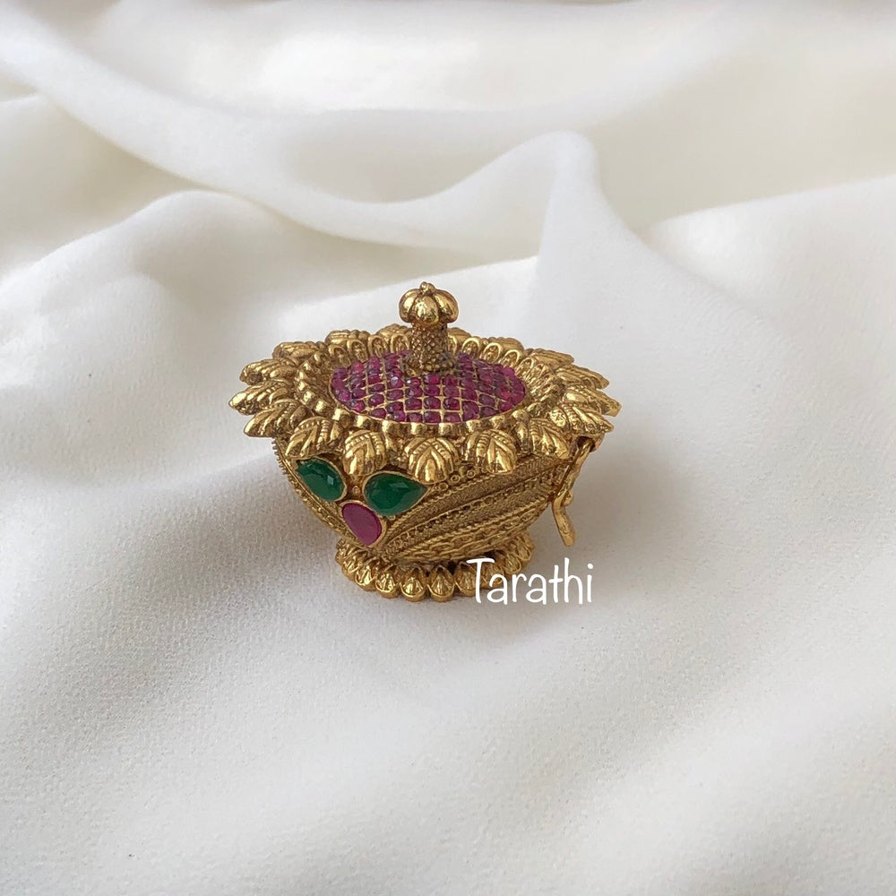 Premium Gold Look Alike Kemp Kumkum Box KK04