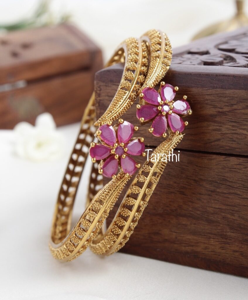 Flower Design Bangle BA21