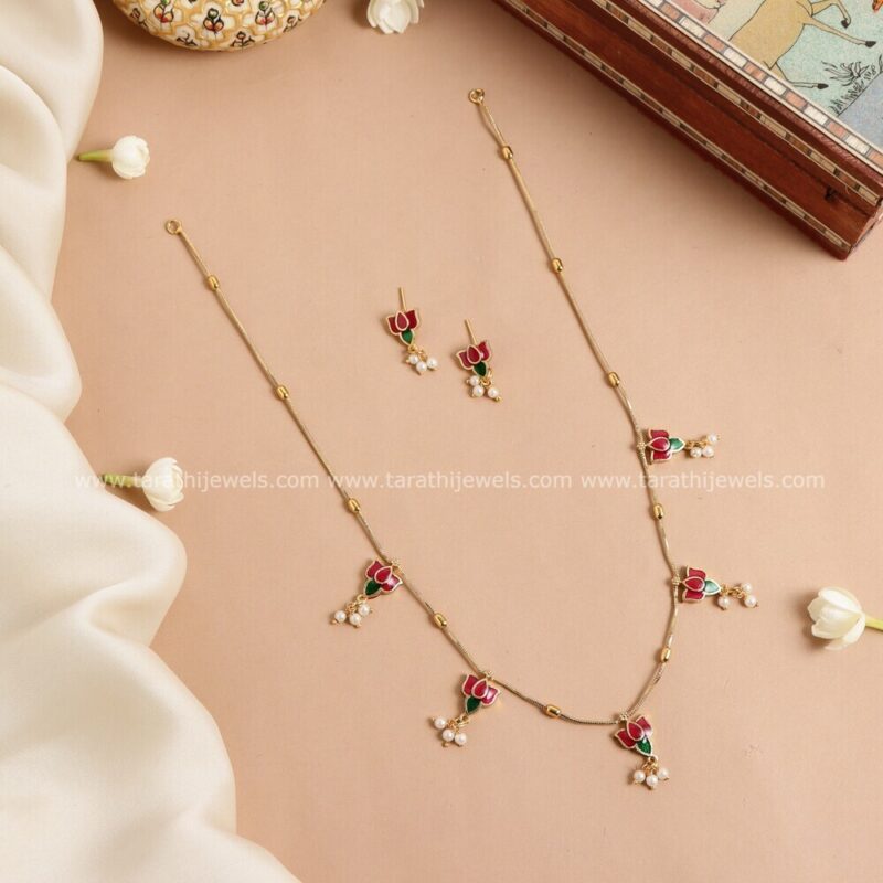 Simple Antique Lotus Necklace N493