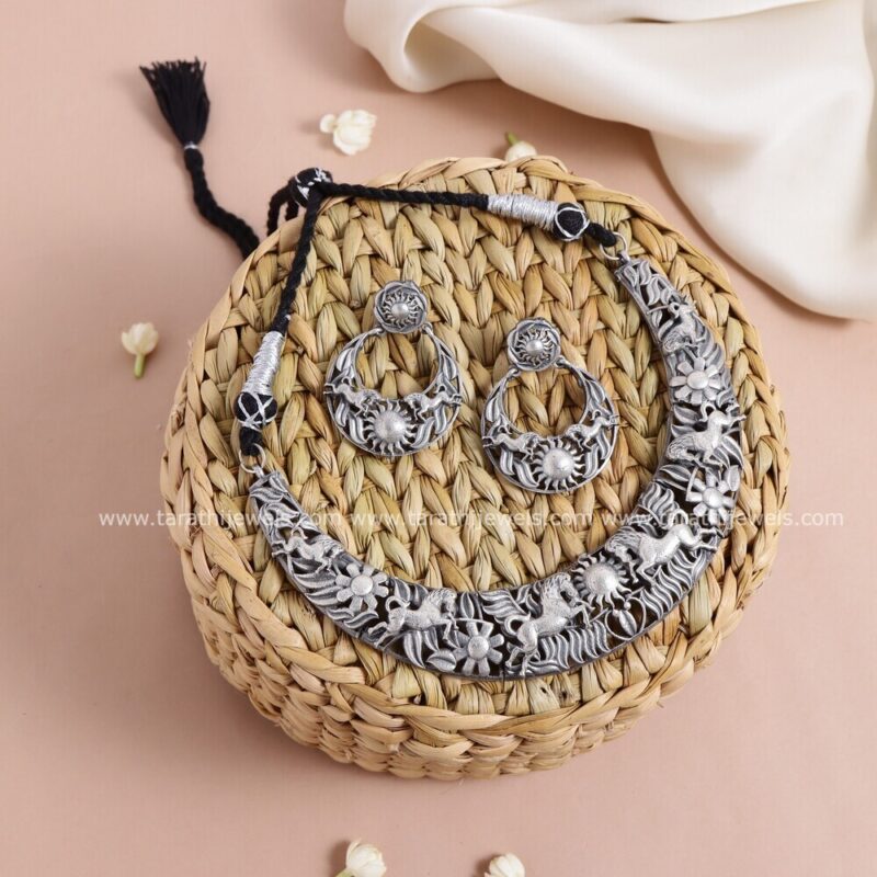 Oxidized Choker Short Neckpiece S03