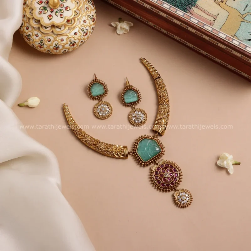 Antique Necklace N652