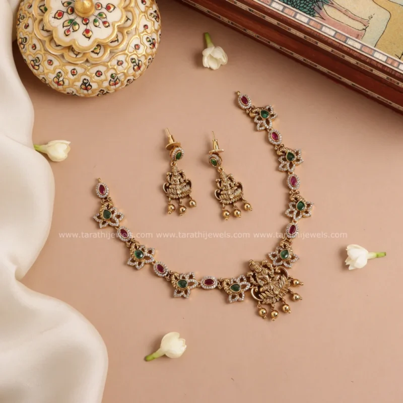 Amazing Lakshmi Pendant Necklace N655