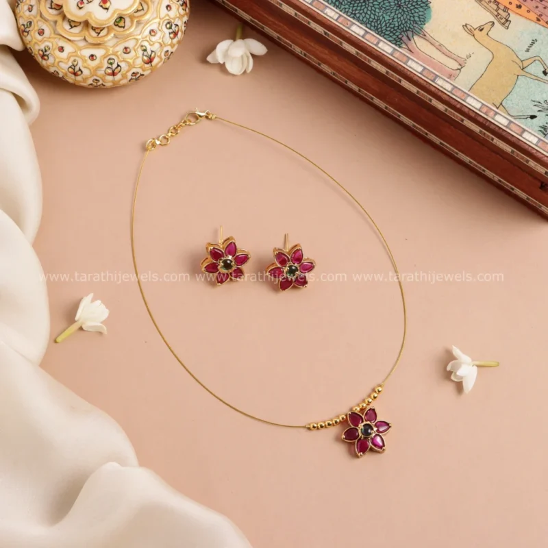 Simple Flower Invisible Necklace N683