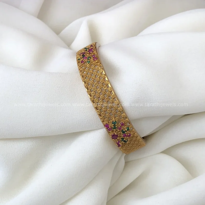 Ad Bangle BA132