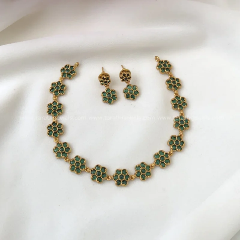 Flower Choker CH340