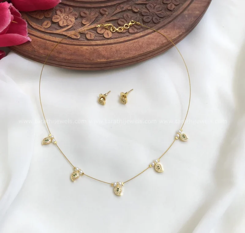 Vaishu Invisible Necklace N722